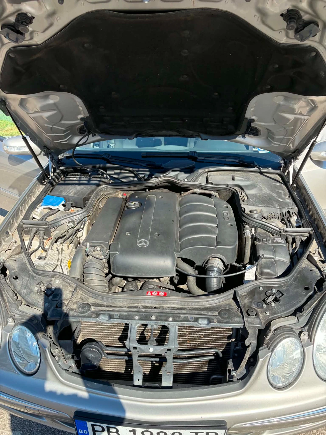 Mercedes-Benz E 220, снимка 15 - Автомобили и джипове - 56048770