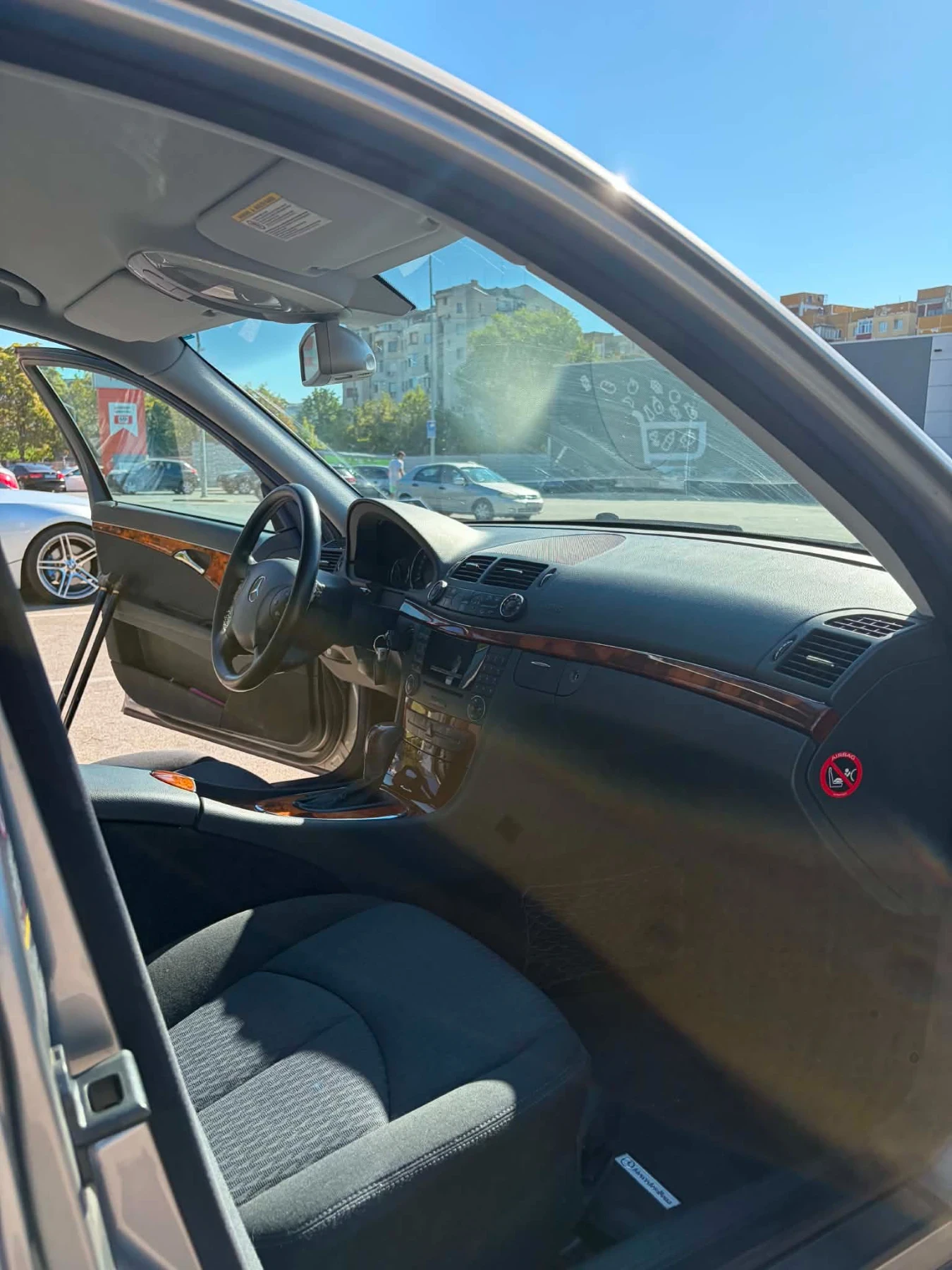 Mercedes-Benz E 220, снимка 10 - Автомобили и джипове - 56048770