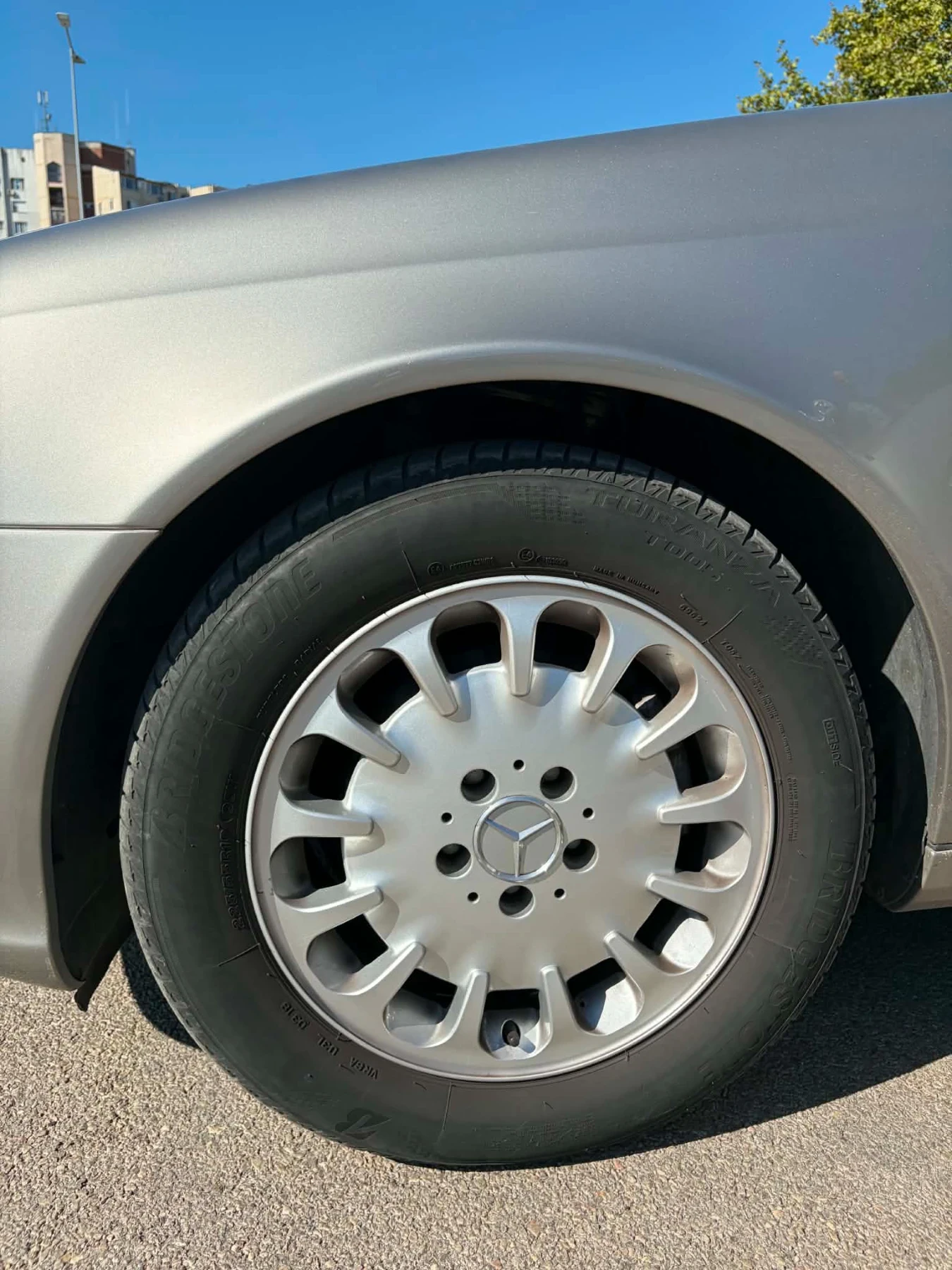 Mercedes-Benz E 220, снимка 13 - Автомобили и джипове - 56048770