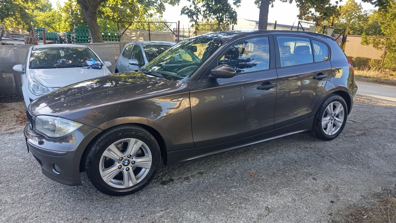 BMW 120 2.0D AVTOMAT NAVI XENON, снимка 2 - Автомобили и джипове - 56215580