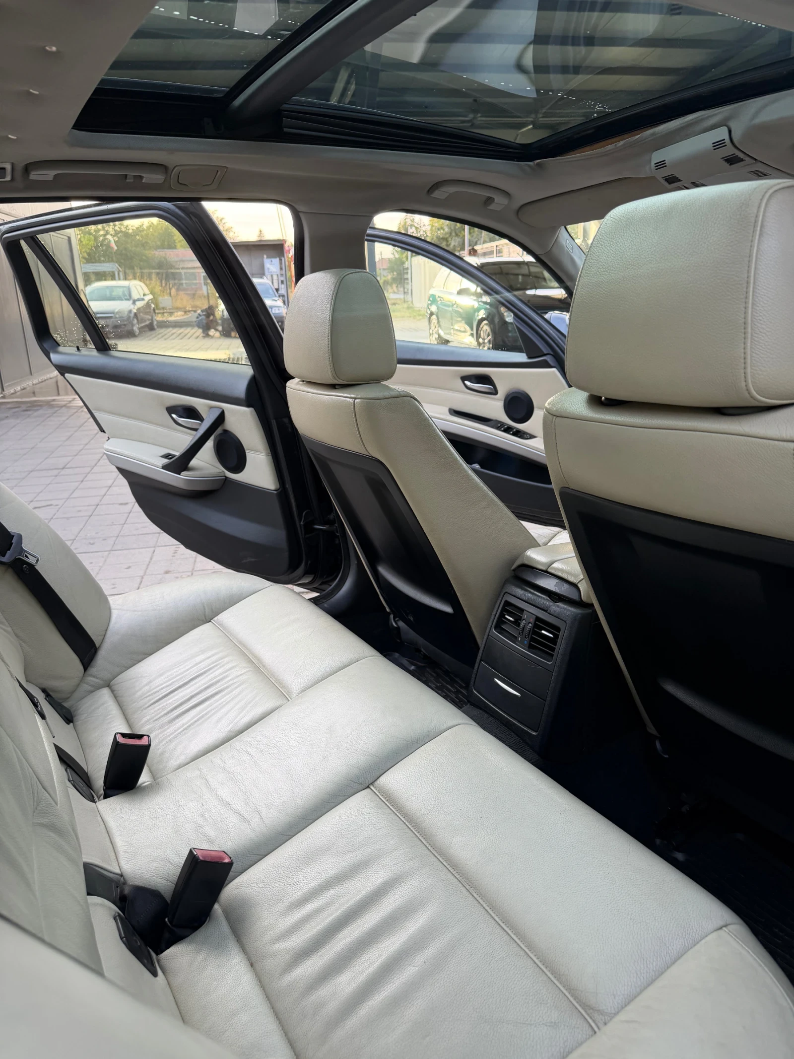 BMW 320 E91 163hp, снимка 10 - Автомобили и джипове - 56603152