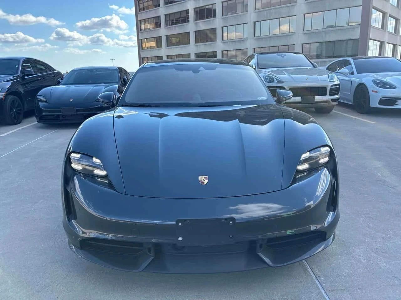 Porsche Taycan, снимка 6 - Автомобили и джипове - 56687366
