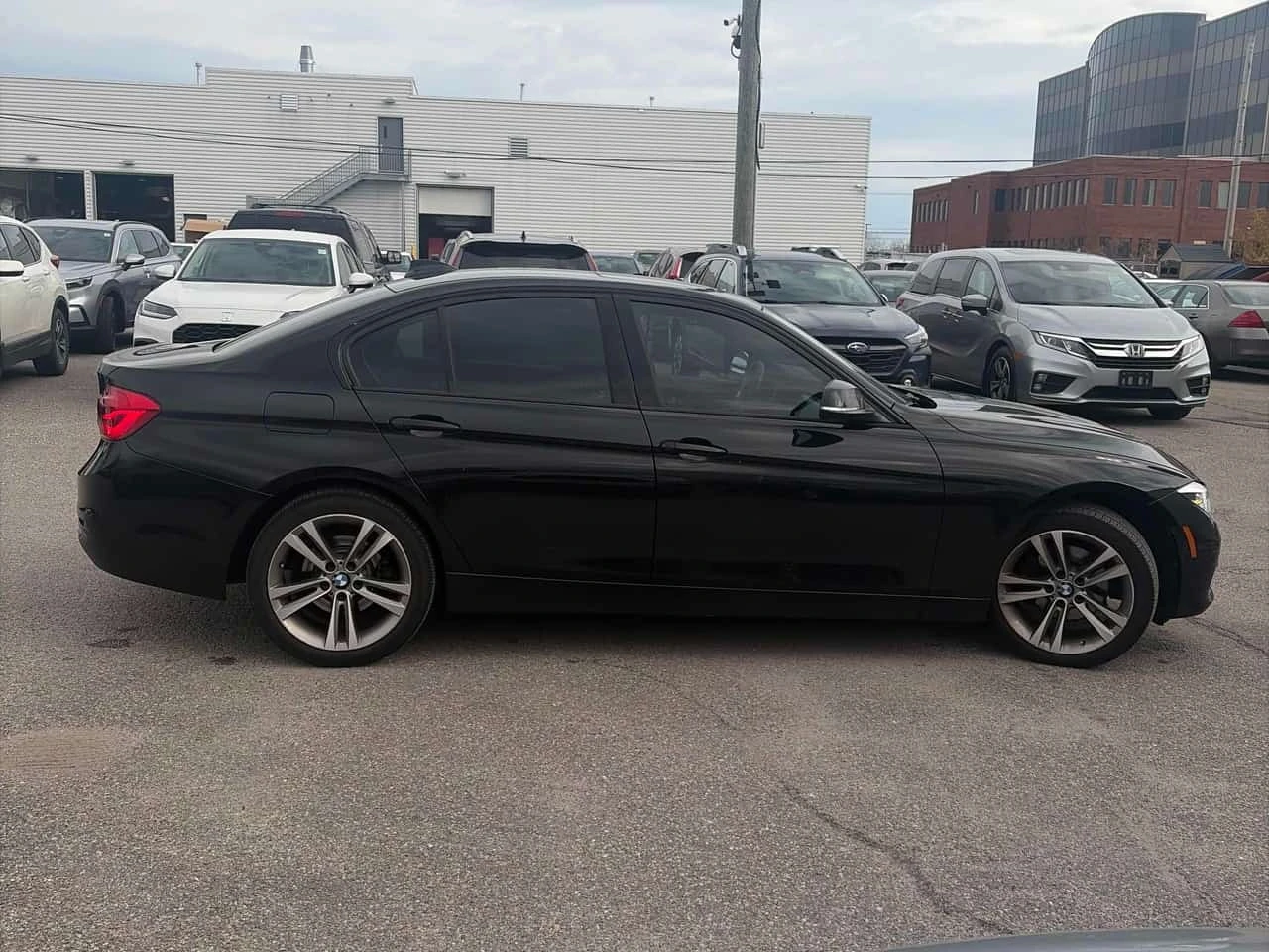 BMW 330 * xDrive * CARFAX * ����� �� ����������� | Mobile.bg � ����������� 3