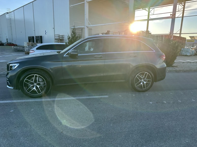 Mercedes-Benz GLC 250 Бензин AMG пакет, снимка 2 - Автомобили и джипове - 48401564