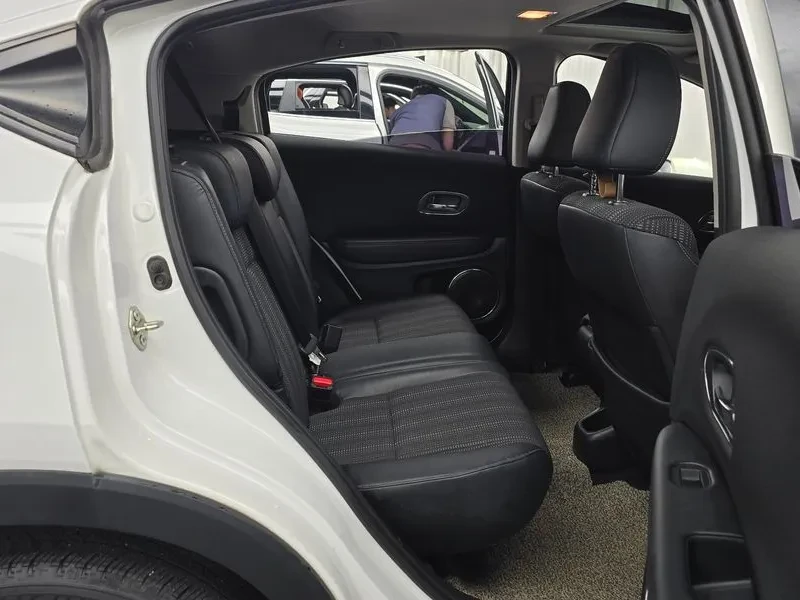 Honda Hr-v 1.8, снимка 12 - Автомобили и джипове - 55740151