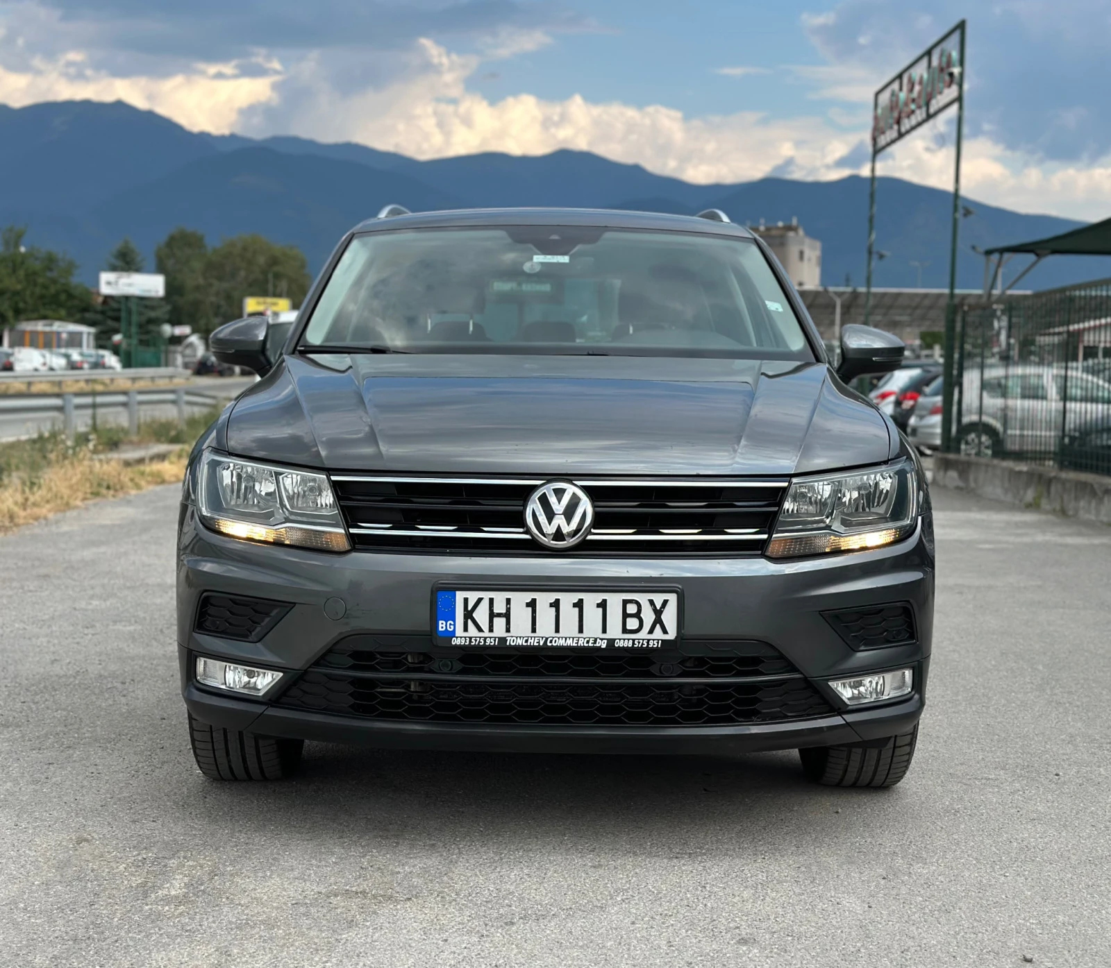 VW Tiguan 2.0-TDI-4-MOTION-4x4-NAVI-AUTOMAT-TOP-PERFEKT - изображение 2