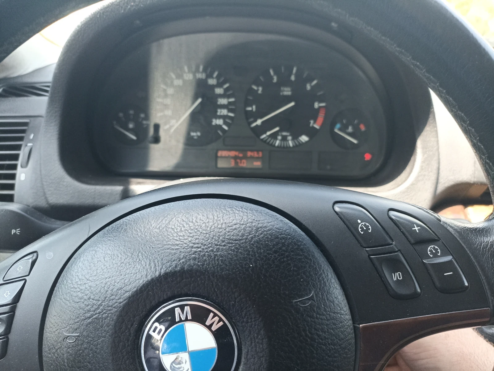 BMW X5  - изображение 5