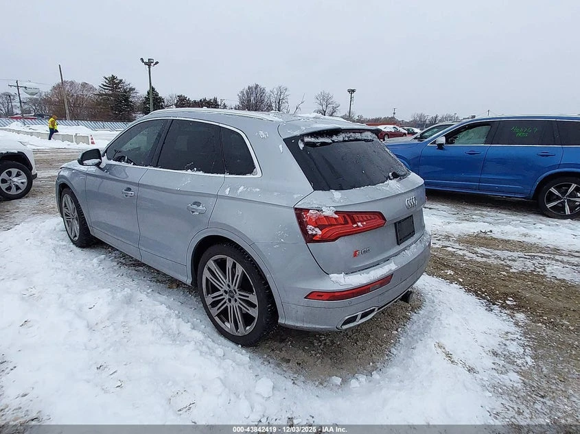 Audi SQ5 Bang&Olufsen* подгрев* панорама* KEYLESS* BLIND SP, снимка 4 - Автомобили и джипове - 53837332