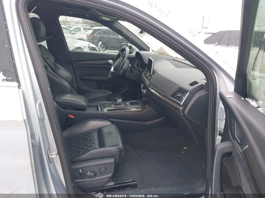 Audi SQ5 Bang&Olufsen* подгрев* панорама* KEYLESS* BLIND SP, снимка 7 - Автомобили и джипове - 53837332