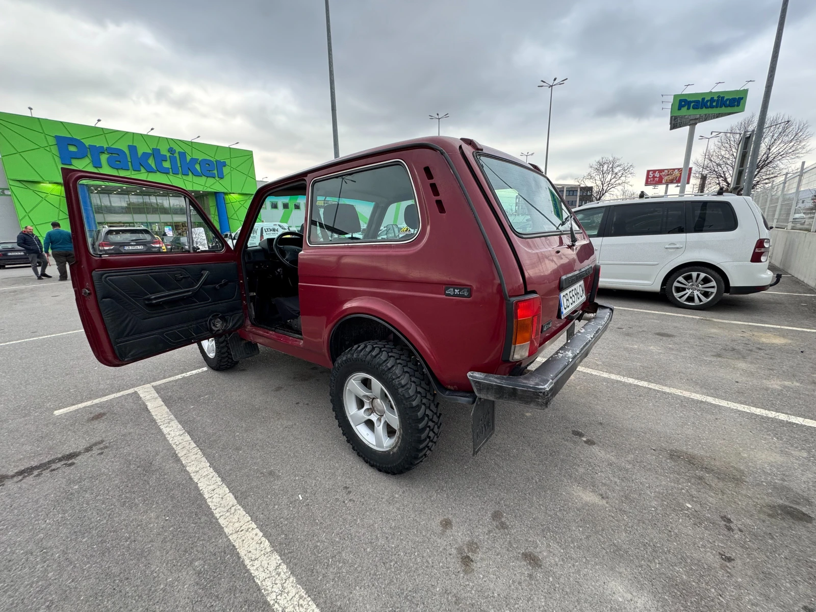 Lada Niva 1.7i, снимка 7 - Автомобили и джипове - 53965860