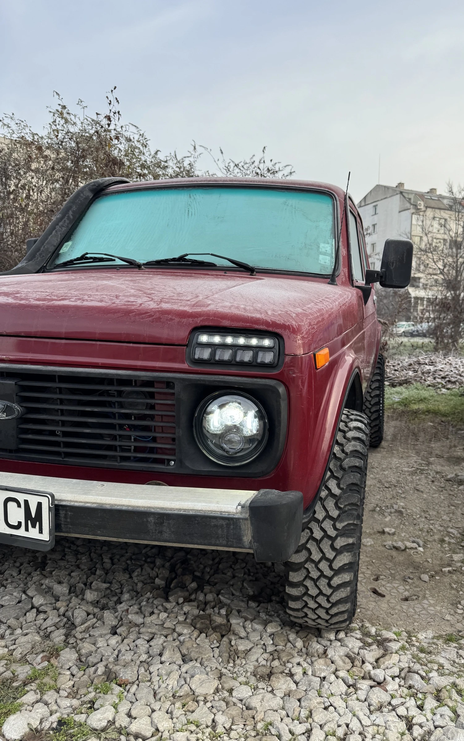 Lada Niva 1.7i, снимка 2 - Автомобили и джипове - 53965860