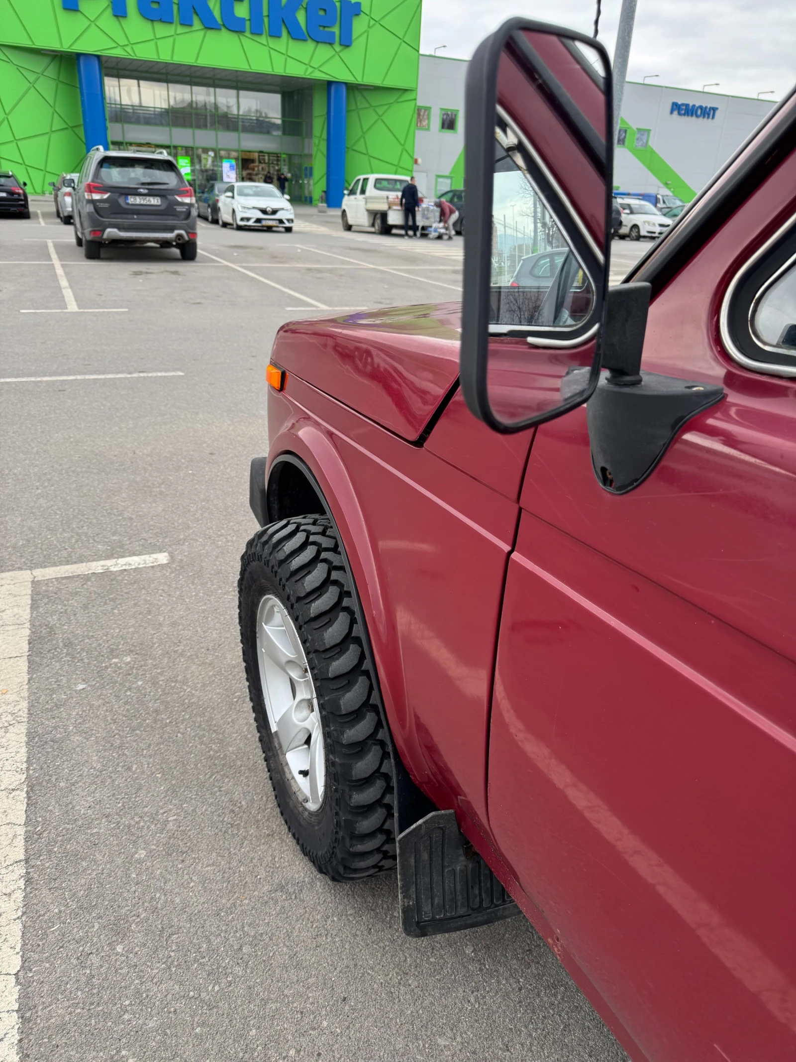 Lada Niva 1.7i, снимка 12 - Автомобили и джипове - 53965860