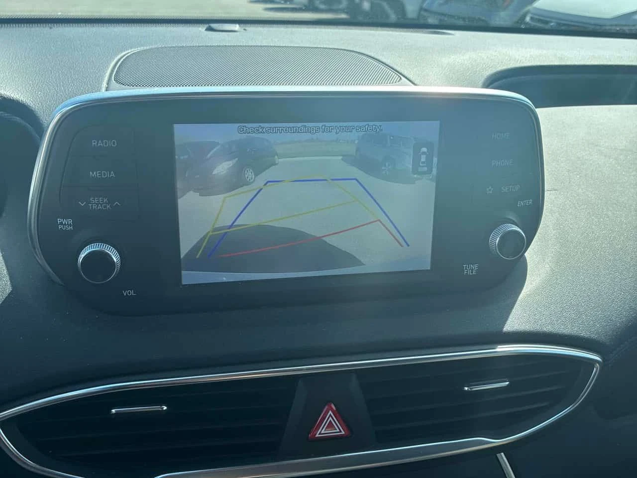 Hyundai Santa fe * Essential * ДИСТРОНИК* КАМЕРА* ПОДГРЕВ* , снимка 10 - Автомобили и джипове - 54358731