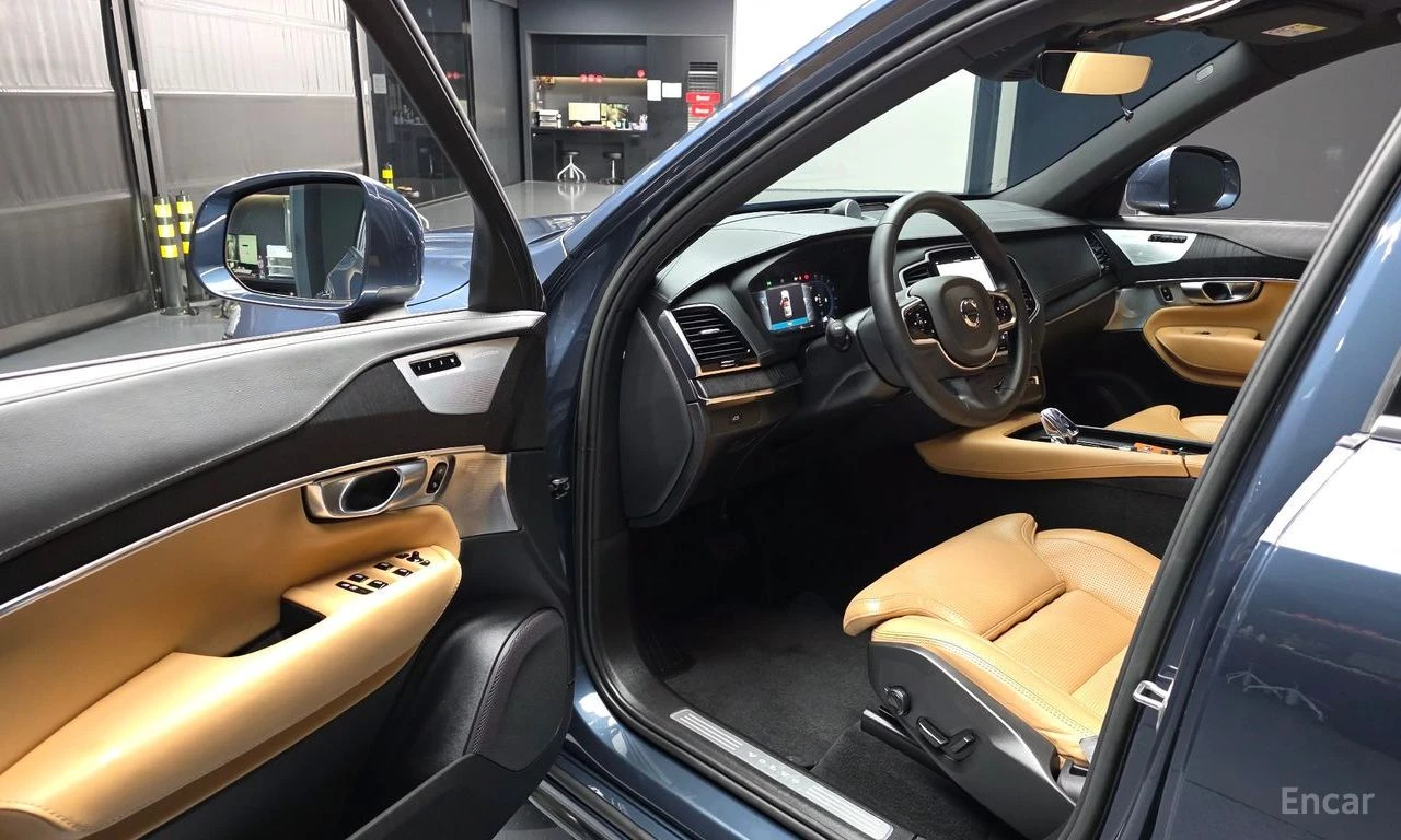 Volvo Xc90 ULTIMATE* BRIGHT* 360КАМЕРА* LANE* ASSIST* ПАНОРАМ, снимка 5 - Автомобили и джипове - 54884957