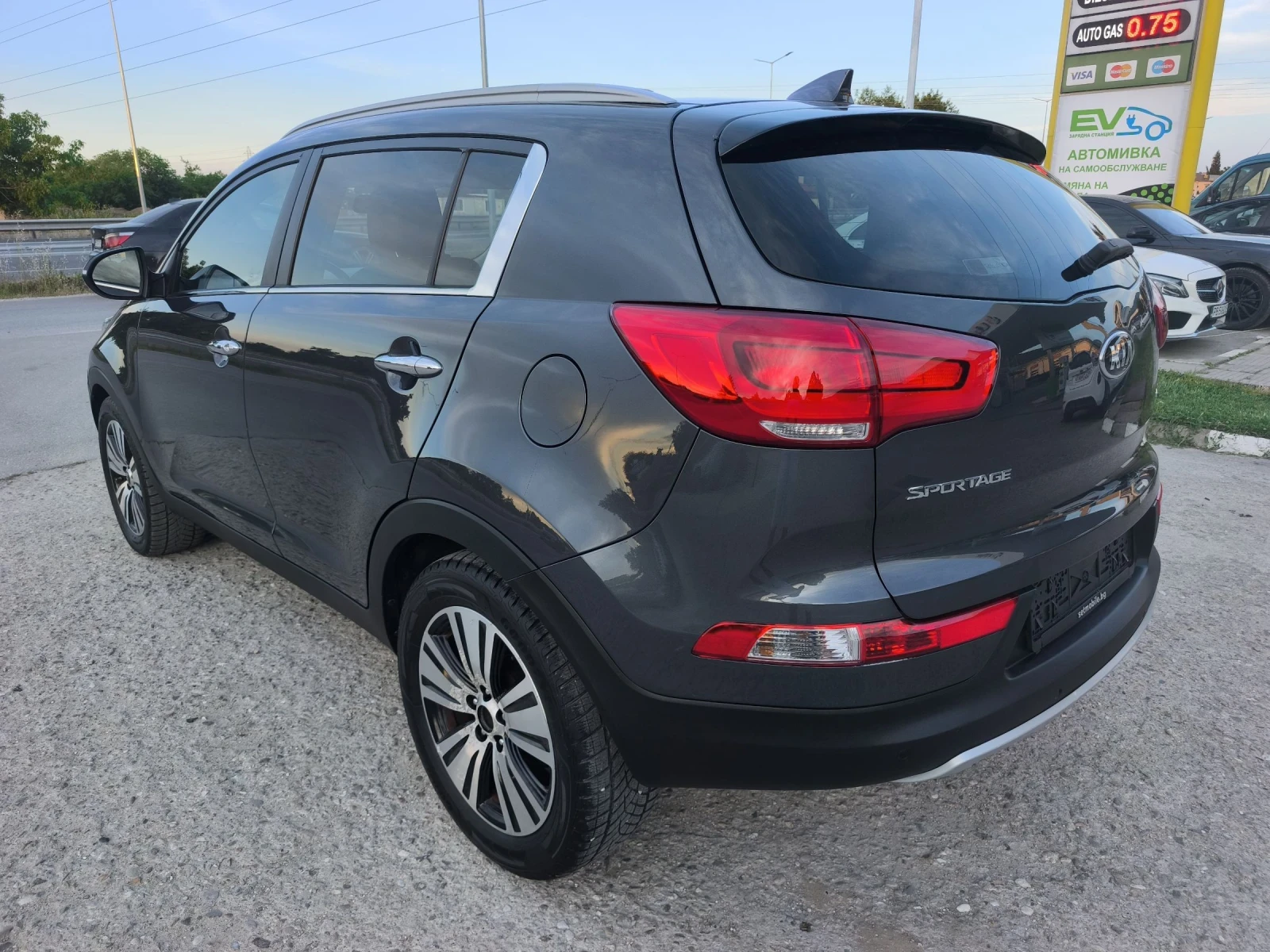 Kia Sportage 2.0d 184kc REBEL FACE NEW !!!, снимка 5 - Автомобили и джипове - 54931748