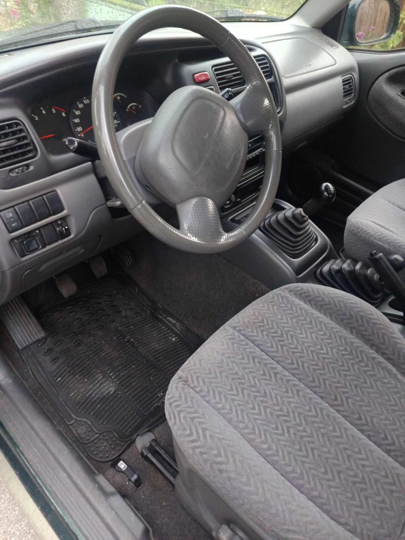 Suzuki Grand vitara, снимка 4 - Автомобили и джипове - 55141543