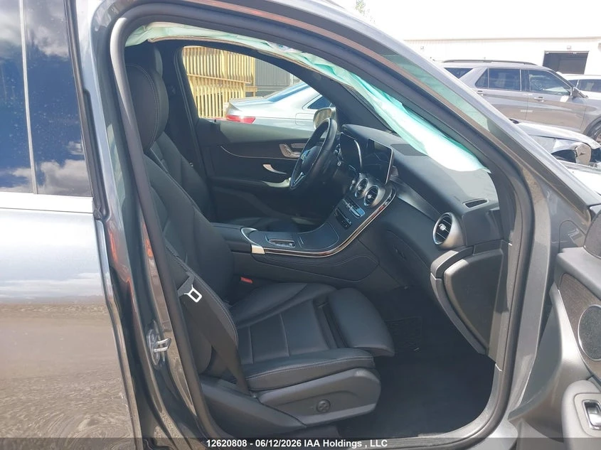 Mercedes-Benz GLC 300 AMG* 4MATIC* Digital Cockpit* 12k km, снимка 7 - Автомобили и джипове - 55207213