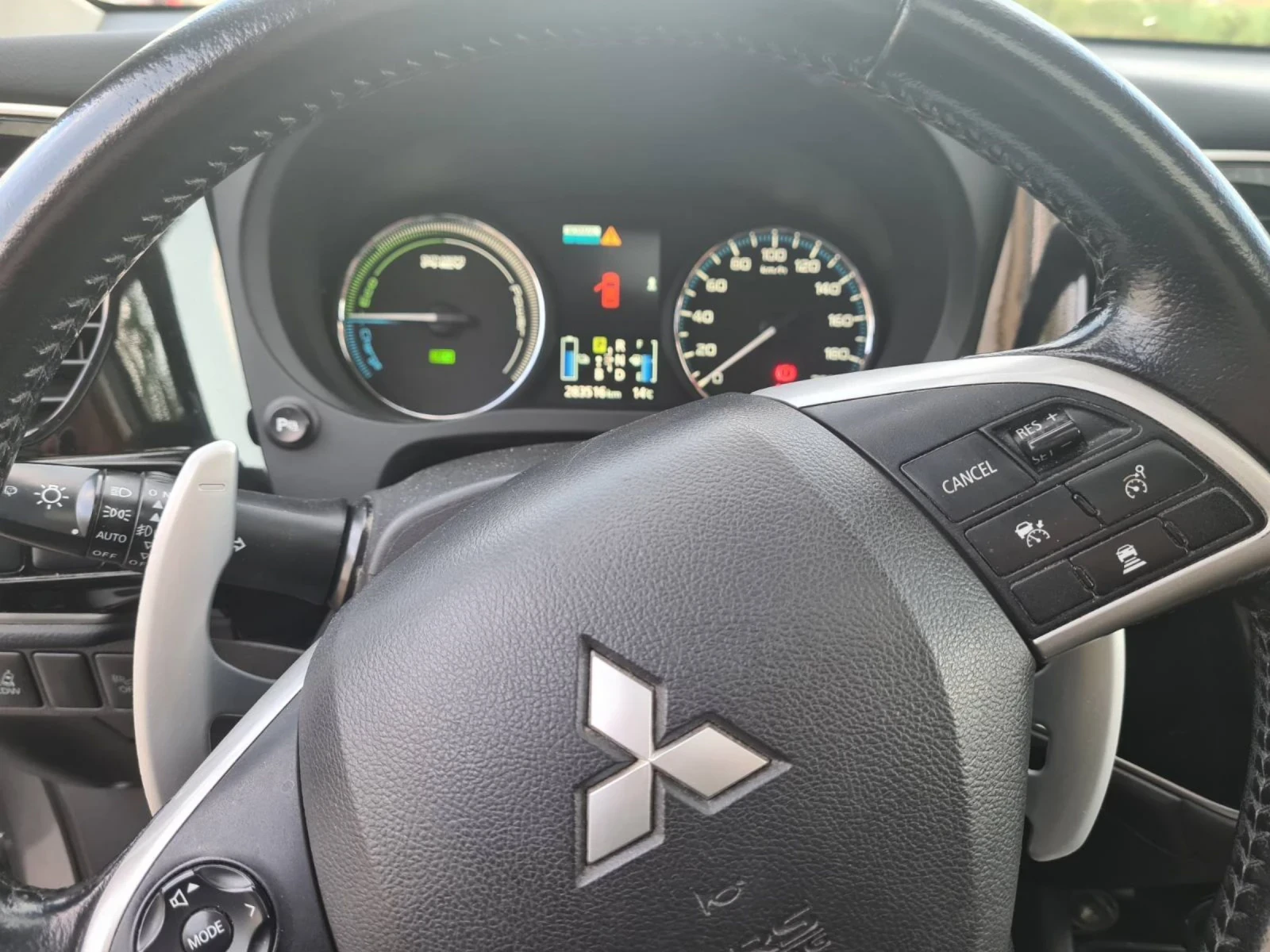 Mitsubishi Outlander, снимка 10 - Автомобили и джипове - 55228985