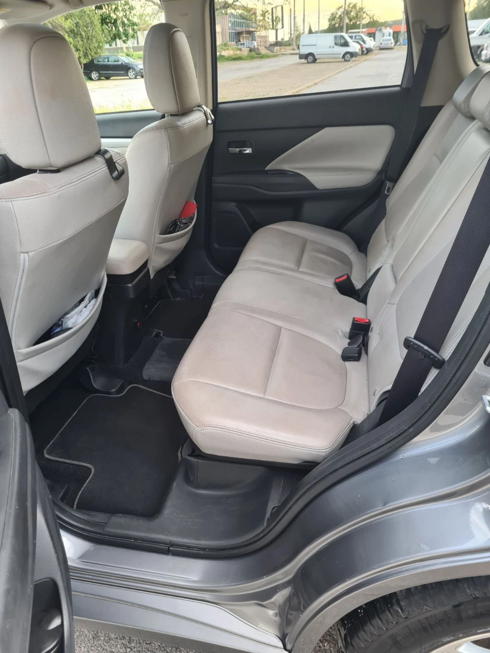 Mitsubishi Outlander, снимка 9 - Автомобили и джипове - 55228985