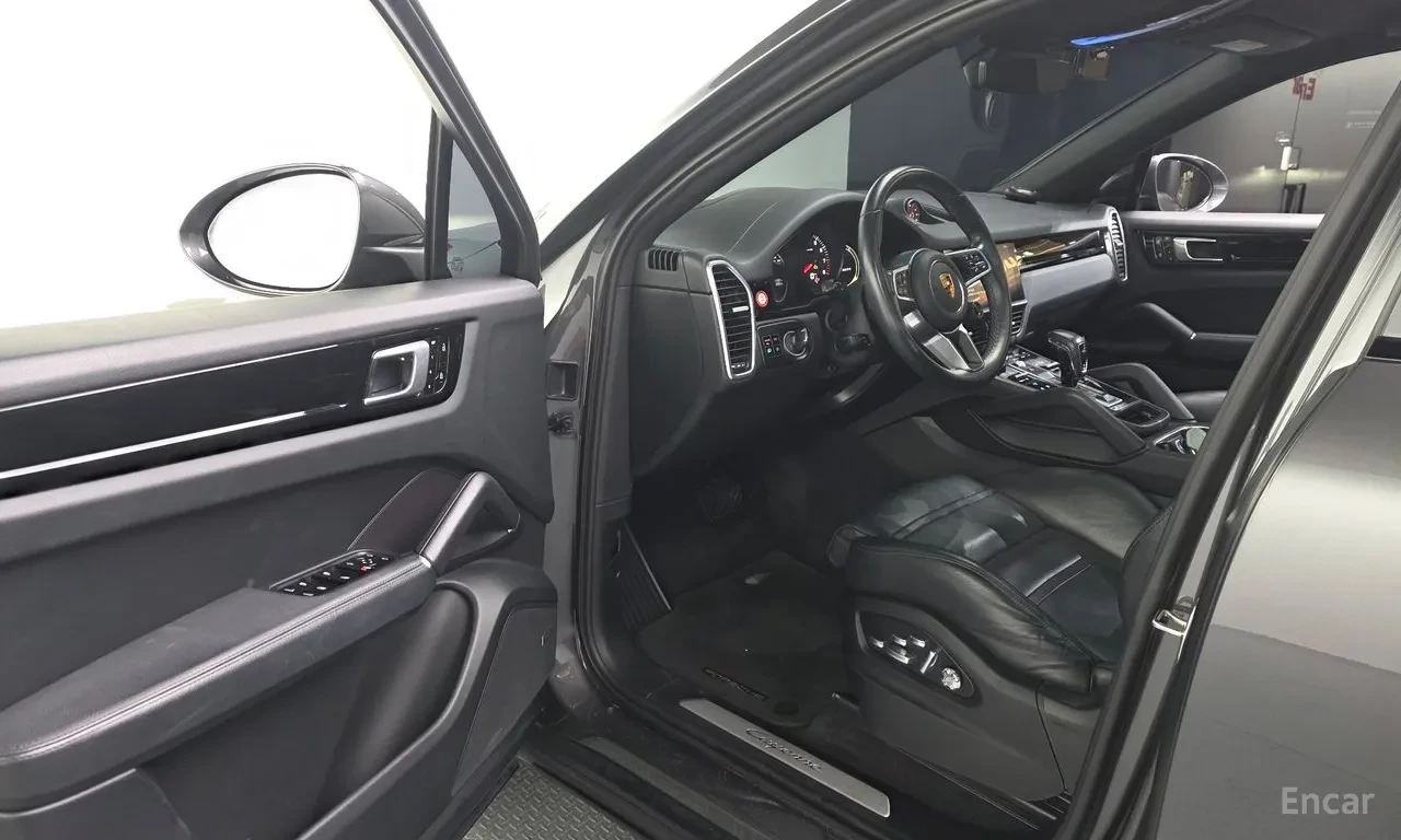 Porsche Cayenne ФИКС ЦЕНА* COUPE* ОБДУХ* 360* ПАНО, снимка 6 - Автомобили и джипове - 55543404