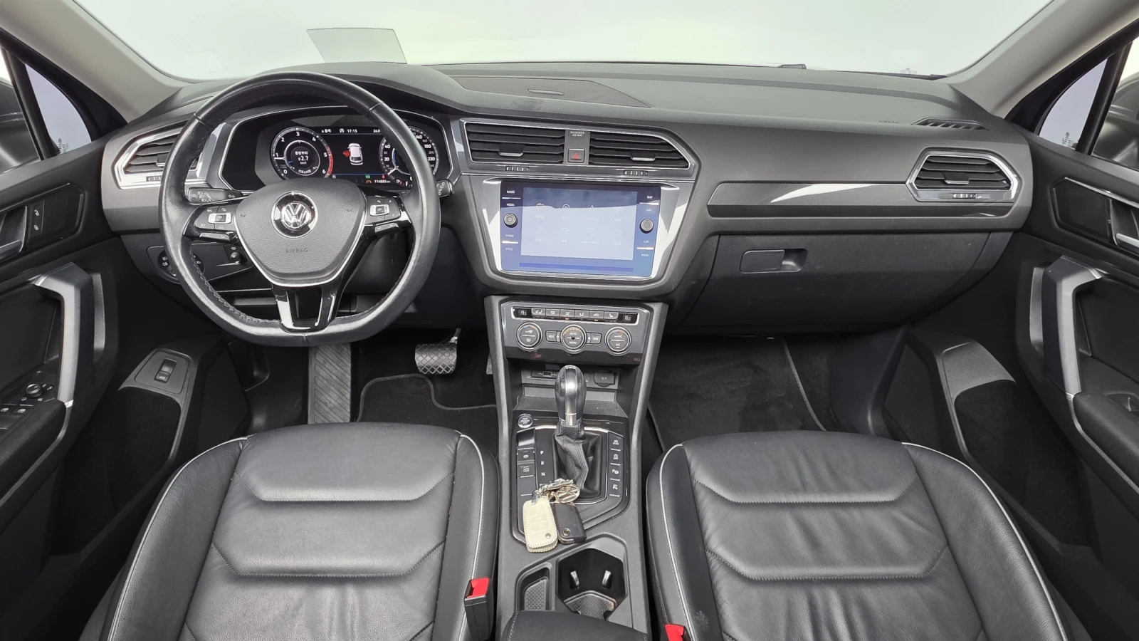 VW Tiguan 2.0 TDI* ЕЛ. БАГАЖНИК* HUD* 360* BLIND SPOT* КРАЙН, снимка 7 - Автомобили и джипове - 55983954