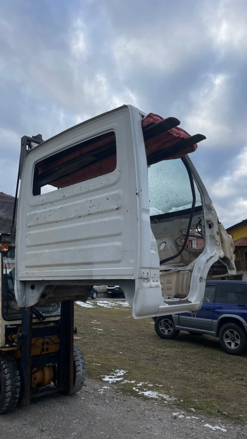 Iveco 35c15 Кабина Италия, снимка 1 - Бусове и автобуси - 48384351