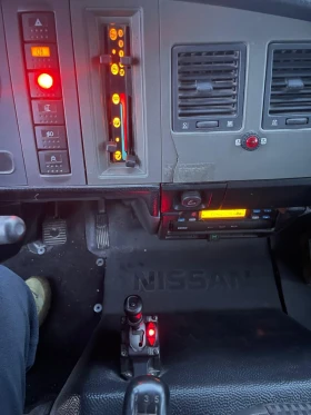 Nissan Atleon 3 Странен Самосвал С категория 7500кг, снимка 7