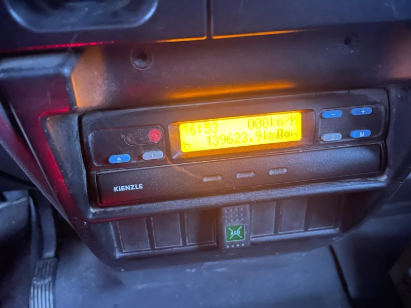 Nissan Atleon 3 Странен Самосвал С категория 7500кг, снимка 3 - Камиони - 53219124