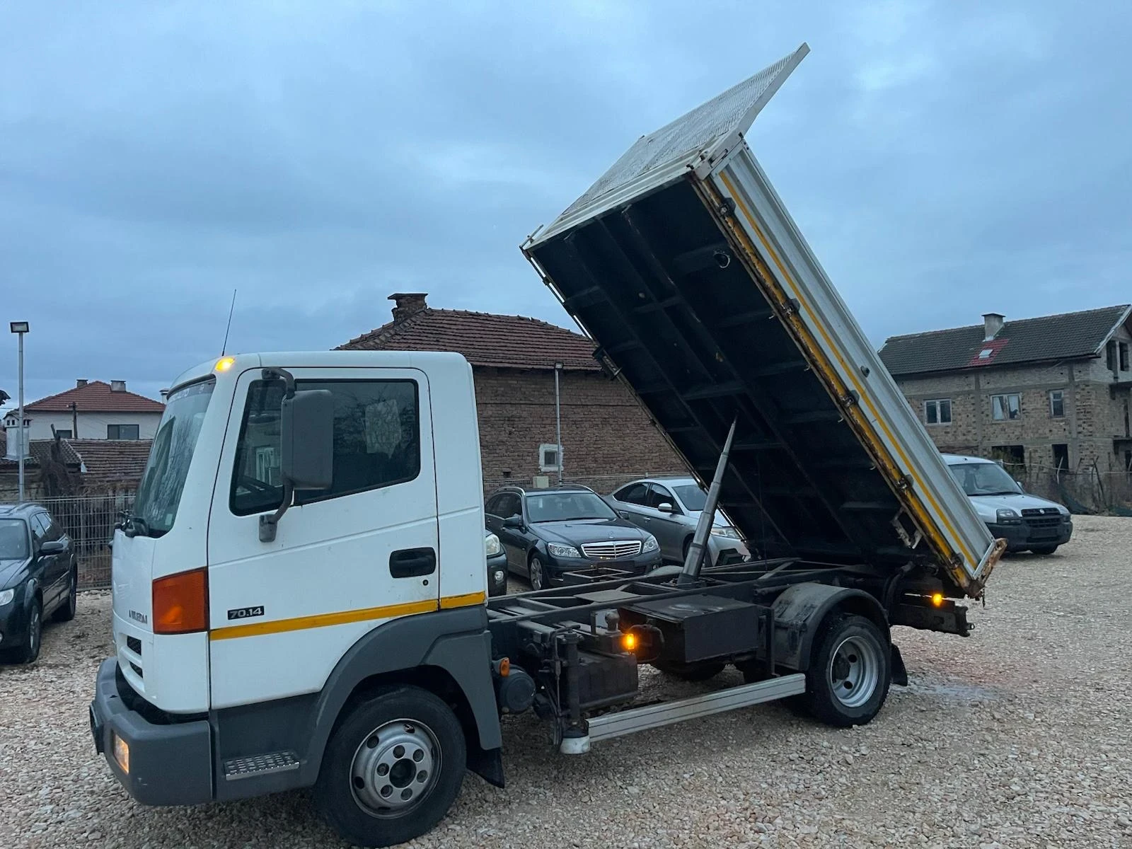 Nissan Atleon Самосвал С категория 7500кг - изображение 4