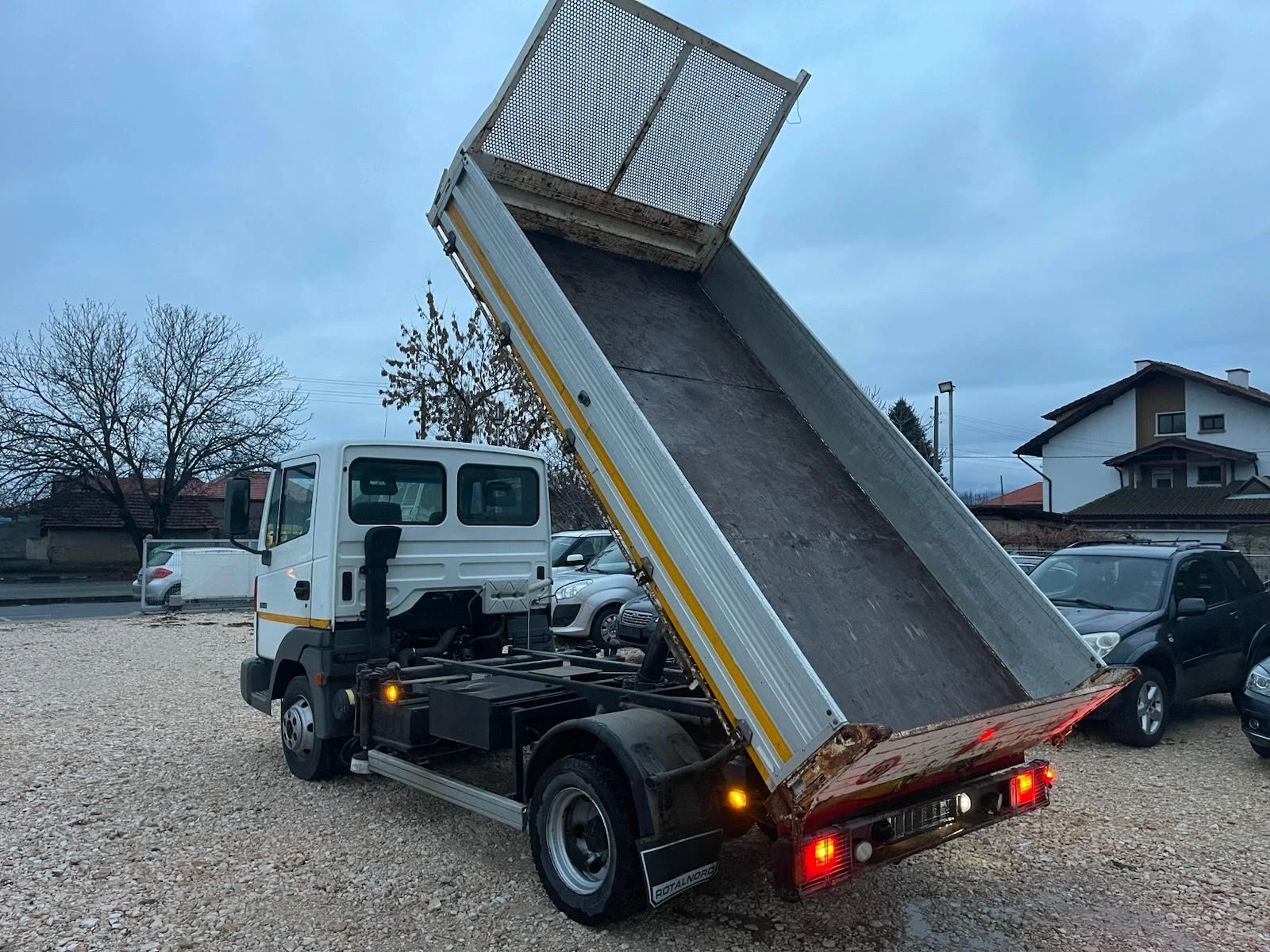 Nissan Atleon Самосвал С категория 7500кг - изображение 9