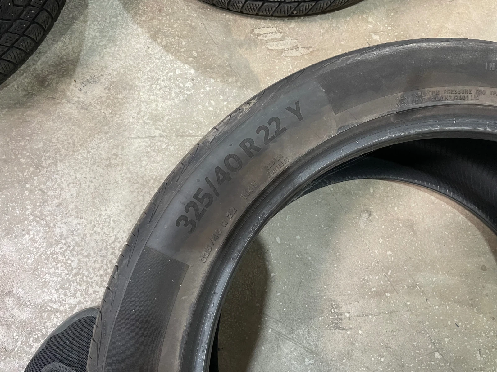 Гуми Летни 285/45R22, снимка 5 - Гуми и джанти - 54441293