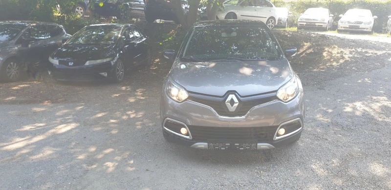 Renault Captur RUNWAY 15dci FULL NAVI КОЖА АВТОМАТИК, снимка 2 - Автомобили и джипове - 43527182