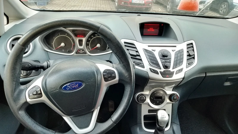 Ford Fiesta, снимка 14 - Автомобили и джипове - 48081843