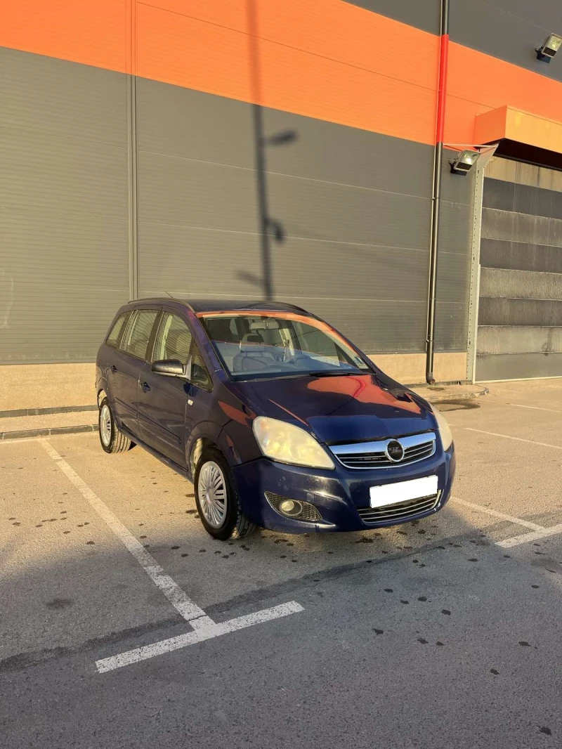 Opel Zafira 1.6 (7 места) метан, снимка 1 - Автомобили и джипове - 48116950