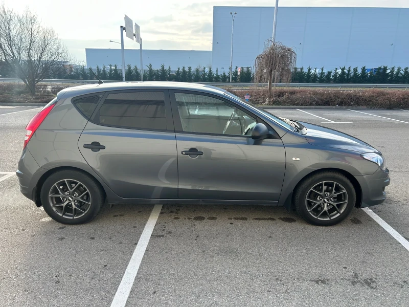 Hyundai I30 1.4i 109кс , снимка 8 - Автомобили и джипове - 48513778