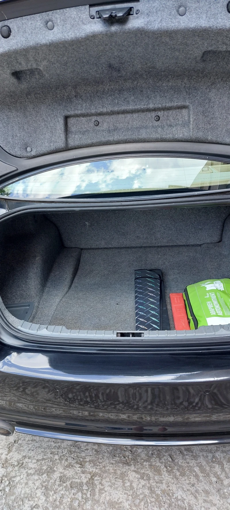 BMW 320 D facelift, снимка 10 - Автомобили и джипове - 52356824