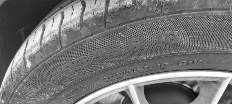 BMW 320 D facelift, снимка 13 - Автомобили и джипове - 52356824