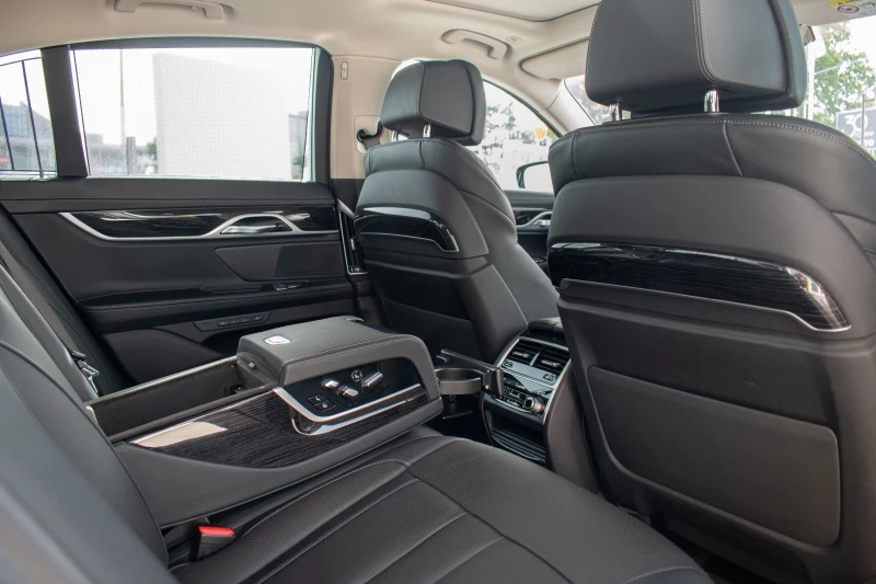 BMW 740 xDRIVE LONG, снимка 14 - Автомобили и джипове - 52558574