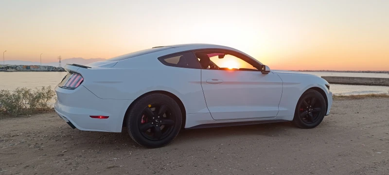 Ford Mustang 3.7 Ръчка, снимка 12 - Автомобили и джипове - 51591300