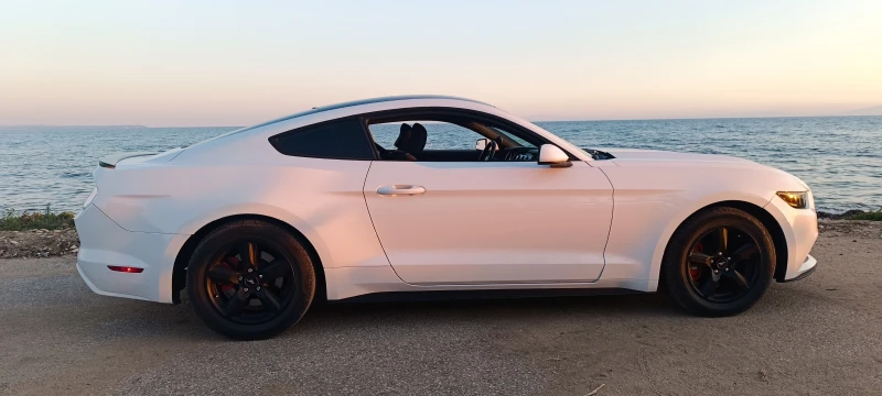 Ford Mustang 3.7 Ръчка, снимка 5 - Автомобили и джипове - 51591300