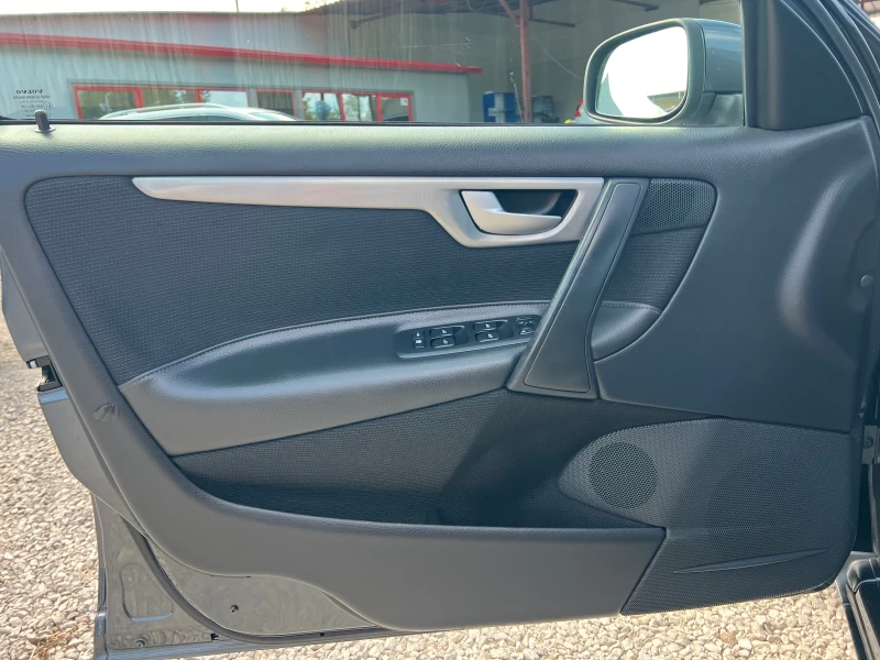Volvo S60 2.4i* АВТОМАТИК* КОЖА* , снимка 14 - Автомобили и джипове - 51719132