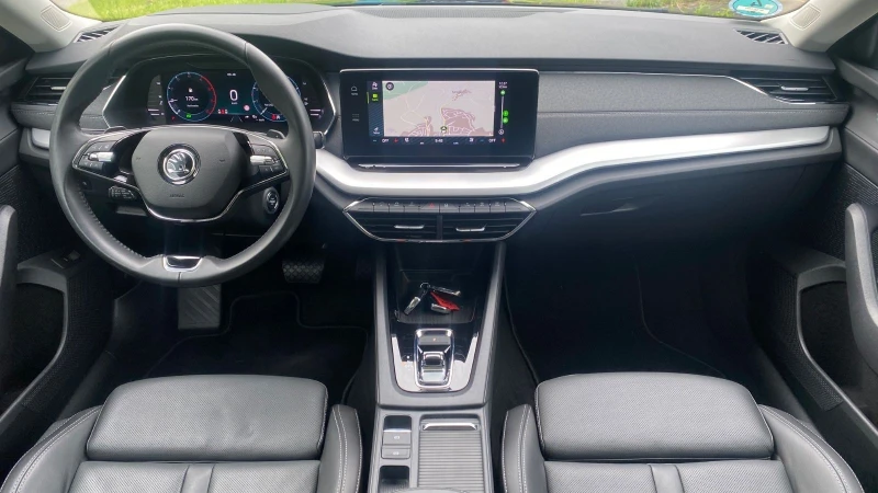 Skoda Octavia 2.0 tdi DSG, HUD, ACC, MATRIX, DCC, Pano, FULL, снимка 13 - Автомобили и джипове - 52541472