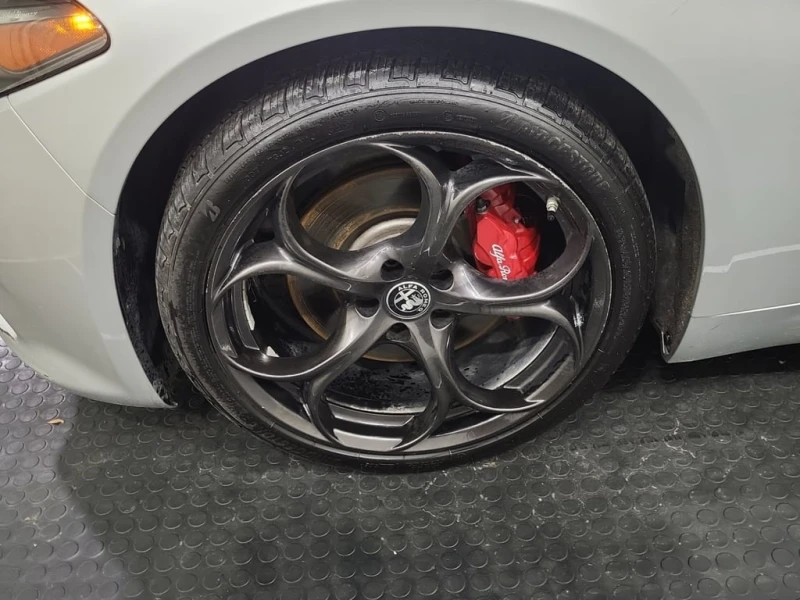 Alfa Romeo Giulia * TI SPORT * CARFAX * ЦЕНА ДО БГ, снимка 14 - Автомобили и джипове - 53010093