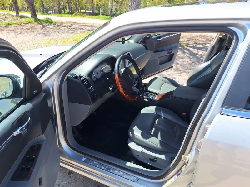 Chrysler 300c 5.7 hemi 4x4 Газов инжекцион, снимка 9 - Автомобили и джипове - 53283746