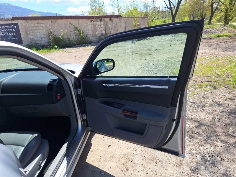 Chrysler 300c 5.7 hemi 4x4 Газов инжекцион, снимка 11 - Автомобили и джипове - 53283746