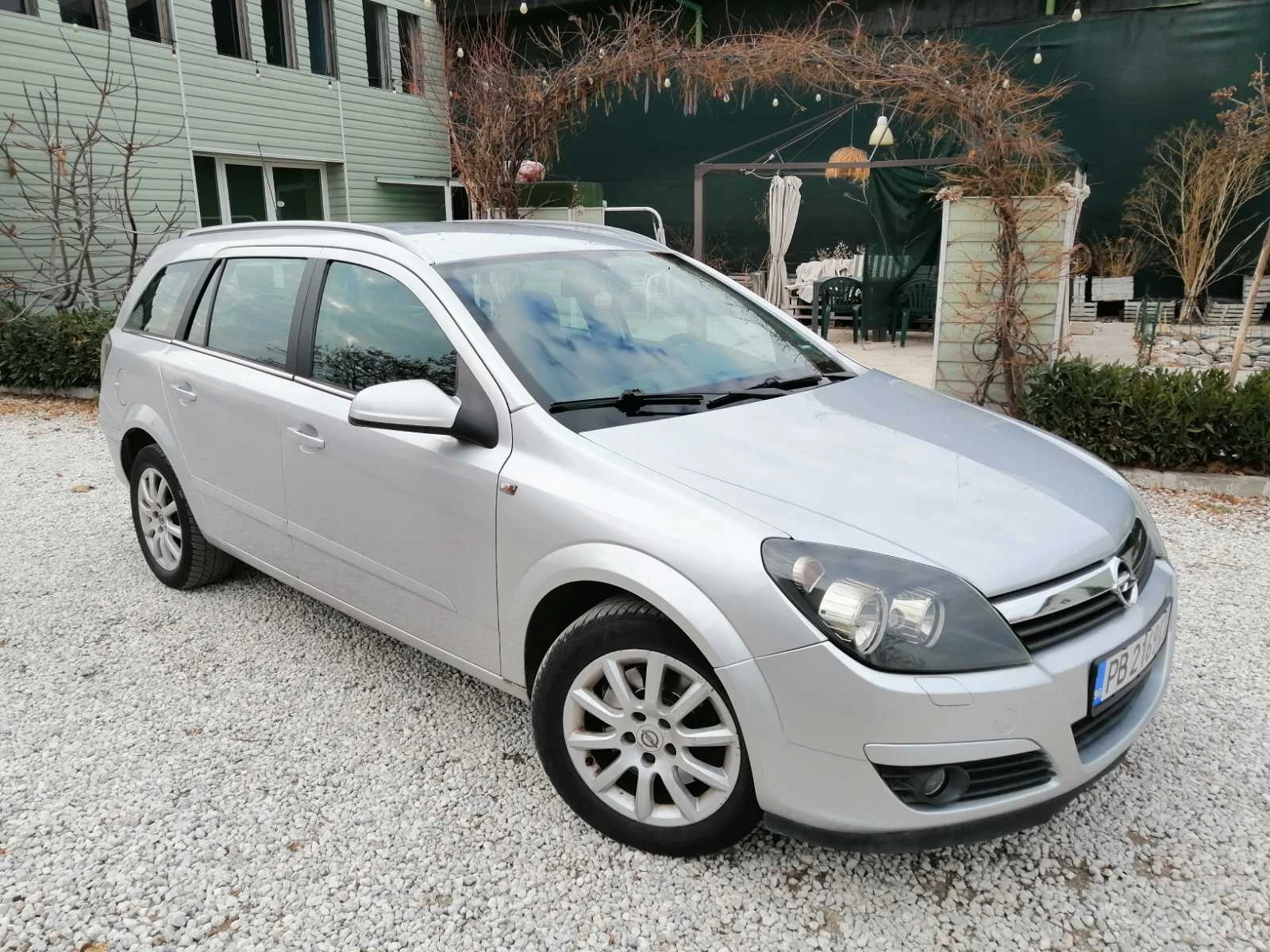 Opel Astra 1.9 CDT 6ск - изображение 3