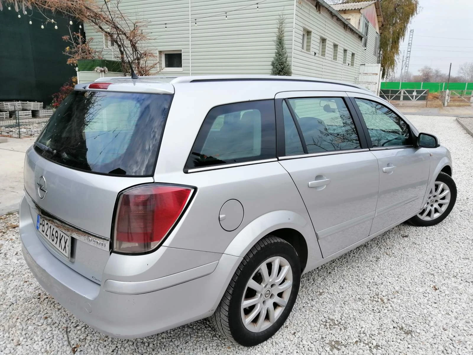 Opel Astra 1.9 CDT 6ск - изображение 8