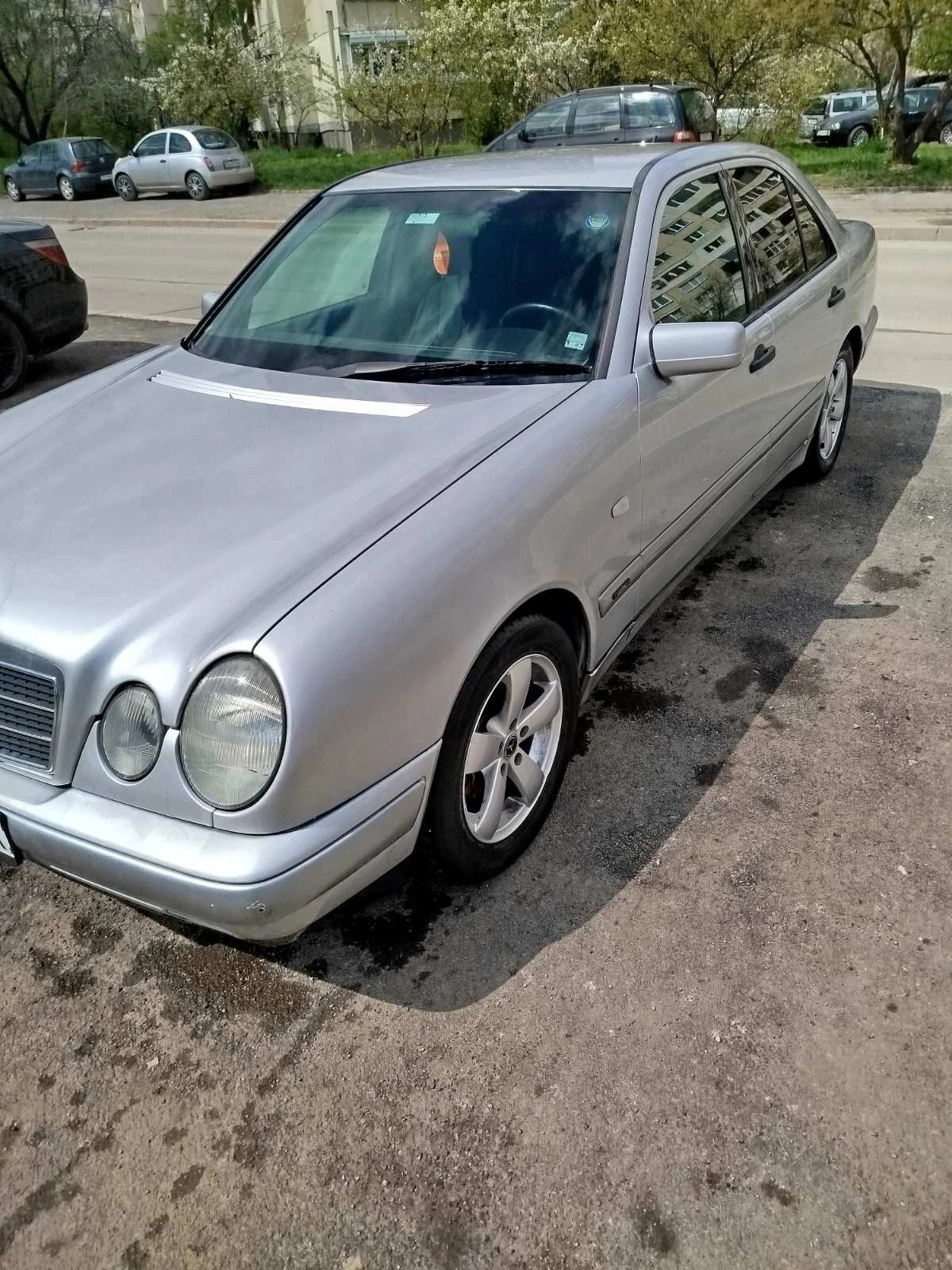 Mercedes-Benz E 220 CDI - изображение 4