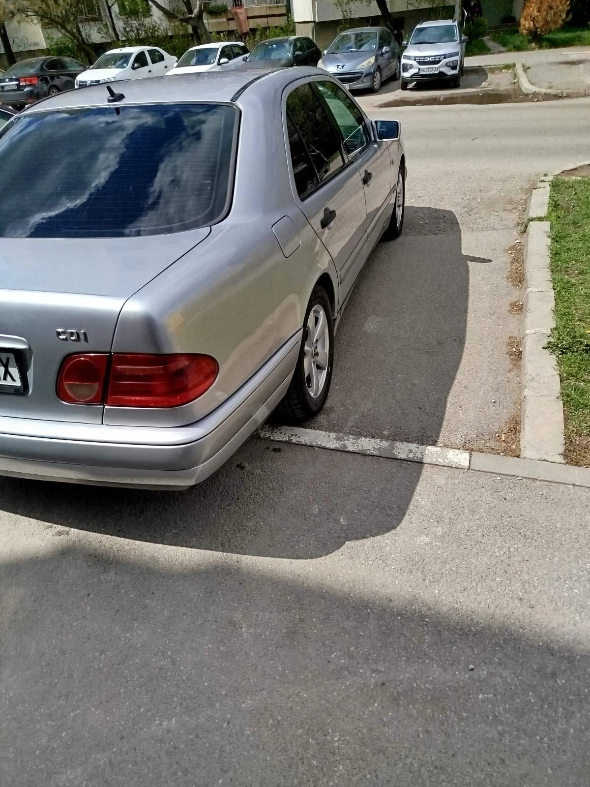 Mercedes-Benz E 220 CDI - изображение 8