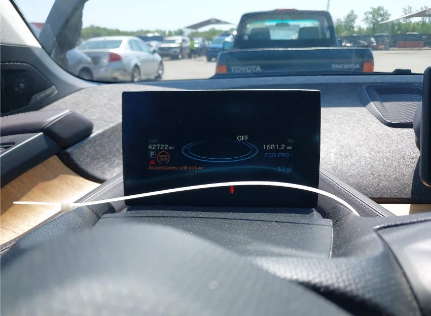 BMW i3 W/RANGE EXTENDER - изображение 8